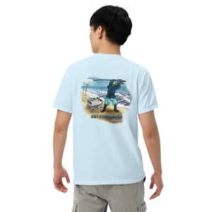 Man wearing Obi Pompanobi Fishing Beach Scene Design Chambray color T-shirt